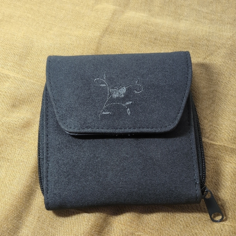 Elegant Black Faux Leather/Suede Wallet w/Embroidered Butterfly